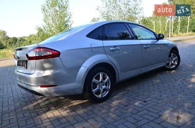 Седан Ford Mondeo 2013 в 