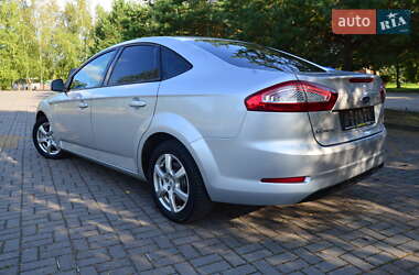Седан Ford Mondeo 2013 в 