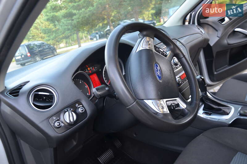 Седан Ford Mondeo 2013 в Дрогобыче