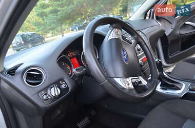 Седан Ford Mondeo 2013 в 