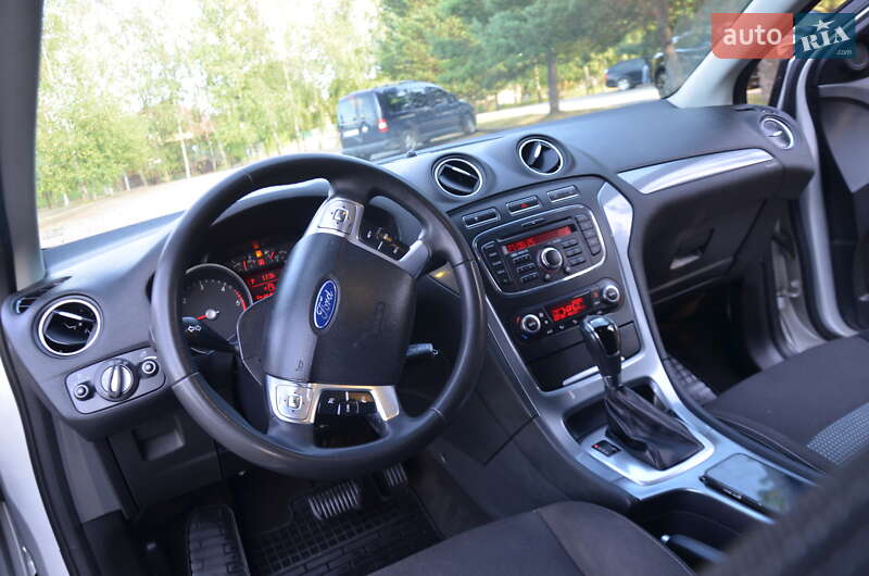 Седан Ford Mondeo 2013 в Дрогобыче