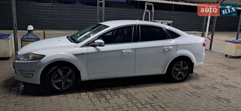Седан Ford Mondeo 2012 в Сумах