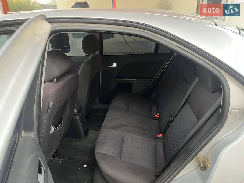Лифтбек Ford Mondeo 2001 в Черновцах фото 4 Лифтбек Ford Mondeo 2001 в Черновцах