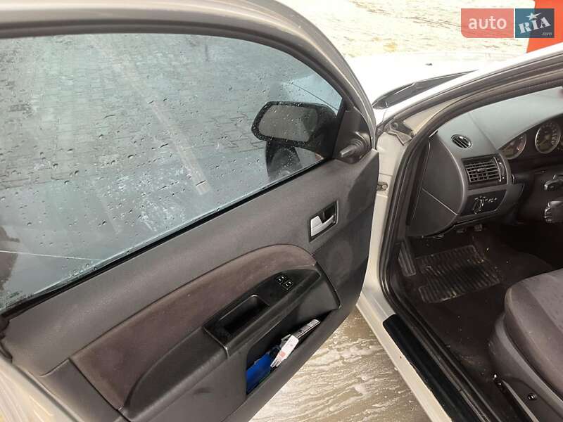 Лифтбек Ford Mondeo 2001 в Черновцах фото 8 Лифтбек Ford Mondeo 2001 в Черновцах