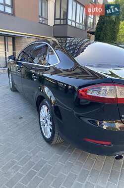 Седан Ford Mondeo 2011 в 