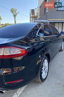 Седан Ford Mondeo 2011 в 