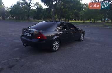 Лифтбек Ford Mondeo 2002 в 