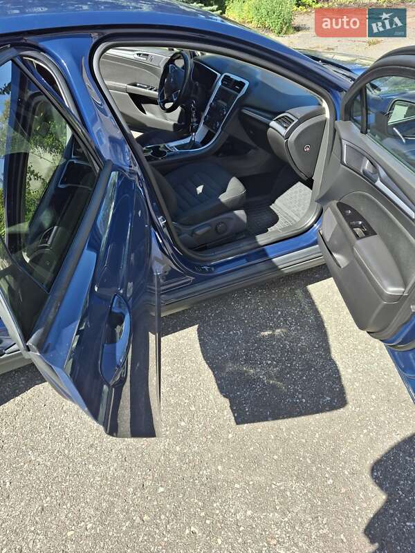 Лифтбек Ford Mondeo 2015 в Тернополе