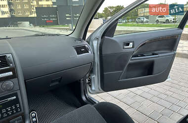Седан Ford Mondeo 2005 в 