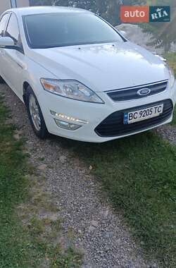 Седан Ford Mondeo 2012 в 