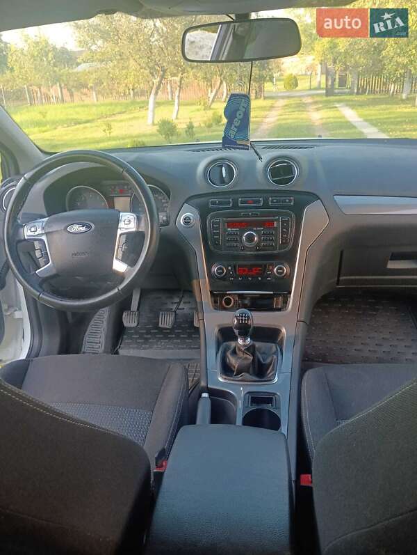 Седан Ford Mondeo 2012 в Трускавце