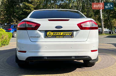 Седан Ford Mondeo 2012 в 