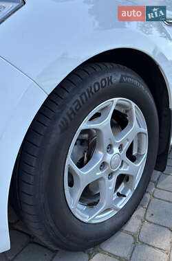 Седан Ford Mondeo 2012 в 