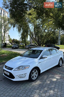 Седан Ford Mondeo 2012 в 