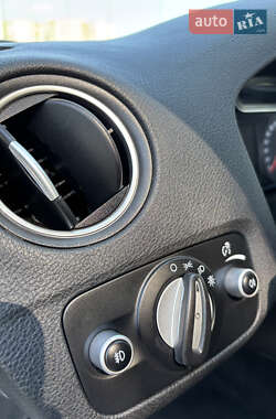 Седан Ford Mondeo 2012 в 