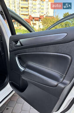 Седан Ford Mondeo 2012 в 