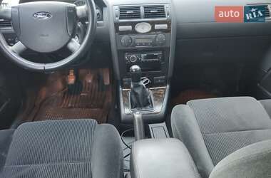 Седан Ford Mondeo 2004 в 