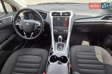 Седан Ford Mondeo 2016 в 