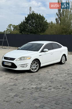 Седан Ford Mondeo 2011 в 