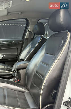 Седан Ford Mondeo 2011 в 