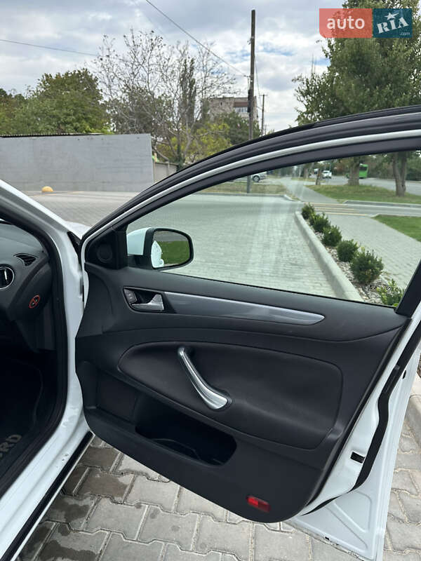 Лифтбек Ford Mondeo 2013 в Николаеве