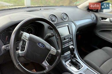 Седан Ford Mondeo 2011 в 