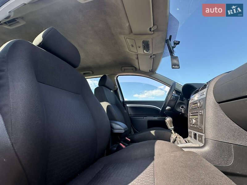 Універсал Ford Mondeo 2003 в Любомлі