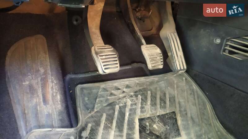 Седан Ford Mondeo 2002 в Чугуеве