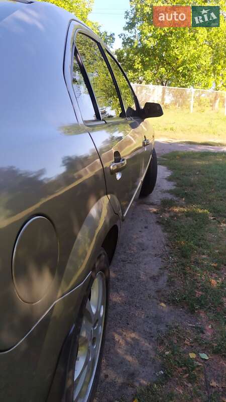 Седан Ford Mondeo 2002 в Чугуеве
