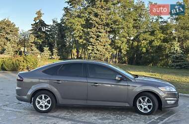 Лифтбек Ford Mondeo 2013 в 