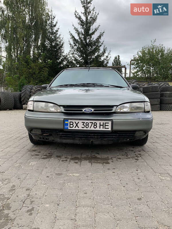Седан Ford Mondeo 1993 в Хмельницком
