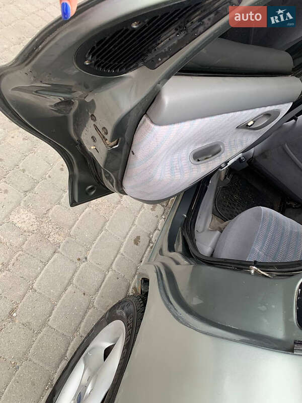 Седан Ford Mondeo 1993 в Хмельницком