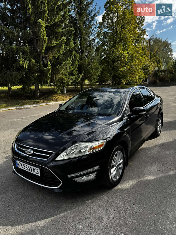 Седан Ford Mondeo 2012 в Краснограде