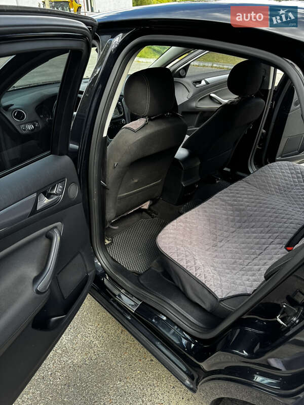 Седан Ford Mondeo 2012 в Краснограде