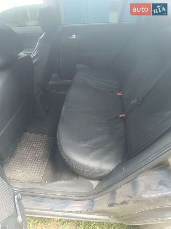 Седан Ford Mondeo 2004 в Славянске