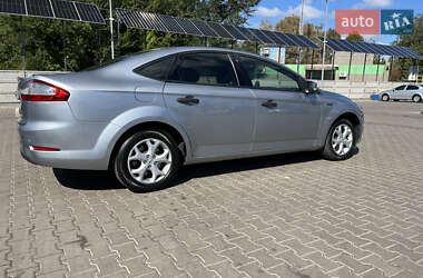 Седан Ford Mondeo 2012 в 