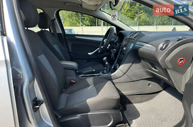 Седан Ford Mondeo 2012 в 