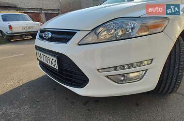 Седан Ford Mondeo 2011 в 