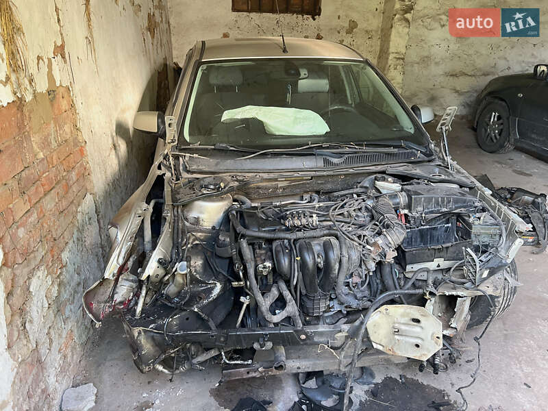 Седан Ford Mondeo 2005 в Конотопе