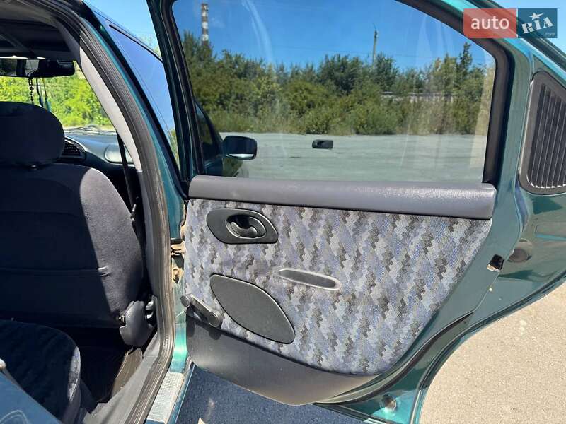 Седан Ford Mondeo 1996 в Хмельницком