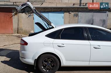 Лифтбек Ford Mondeo 2013 в 