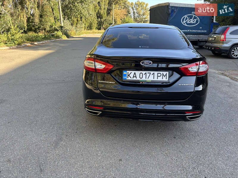 Седан Ford Mondeo 2016 в Киеве
