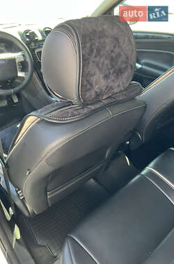 Седан Ford Mondeo 2011 в 