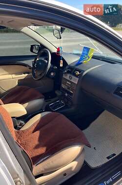 Ліфтбек Ford Mondeo 2006 в  фото 12 Ліфтбек Ford Mondeo 2006 в