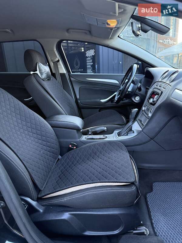 Універсал Ford Mondeo 2010 в Чернівцях