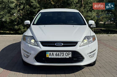 Седан Ford Mondeo 2012 в 