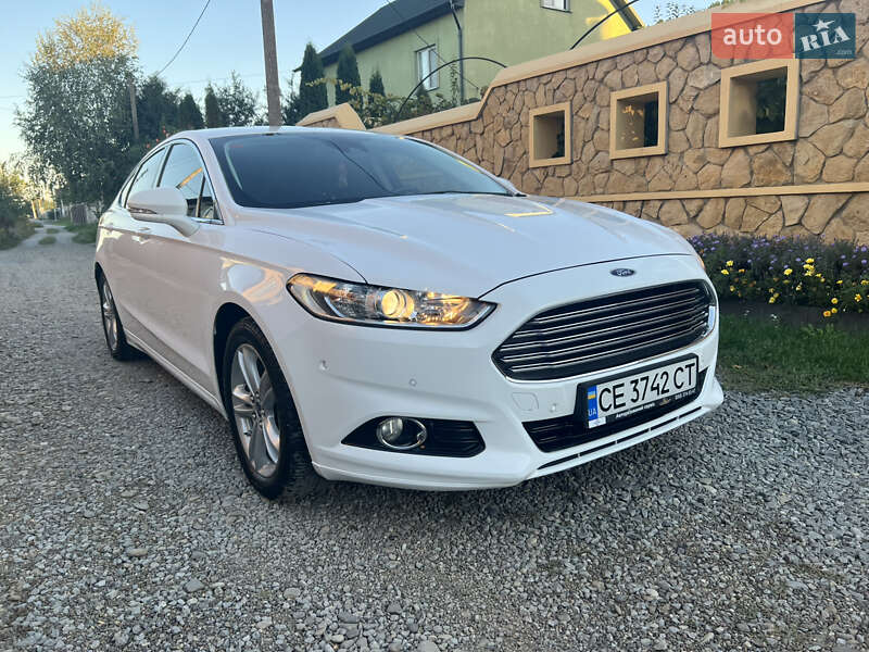 Седан Ford Mondeo 2015 в Черновцах