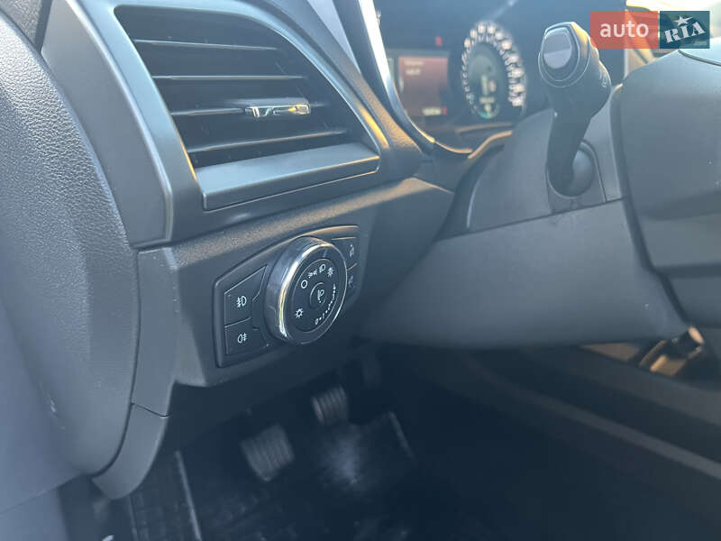 Седан Ford Mondeo 2015 в Черновцах
