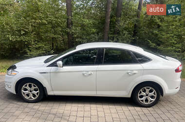 Лифтбек Ford Mondeo 2013 в 