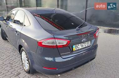 Лифтбек Ford Mondeo 2013 в 